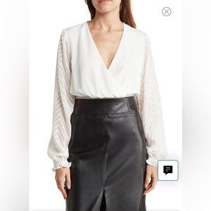 Surplice Balloon Sleeve
Smocked Top
Laundry by Shelli Segal Size Medium